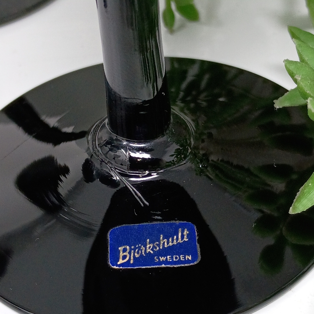Elegant Black Drinkware Set - Picture 2 of 5